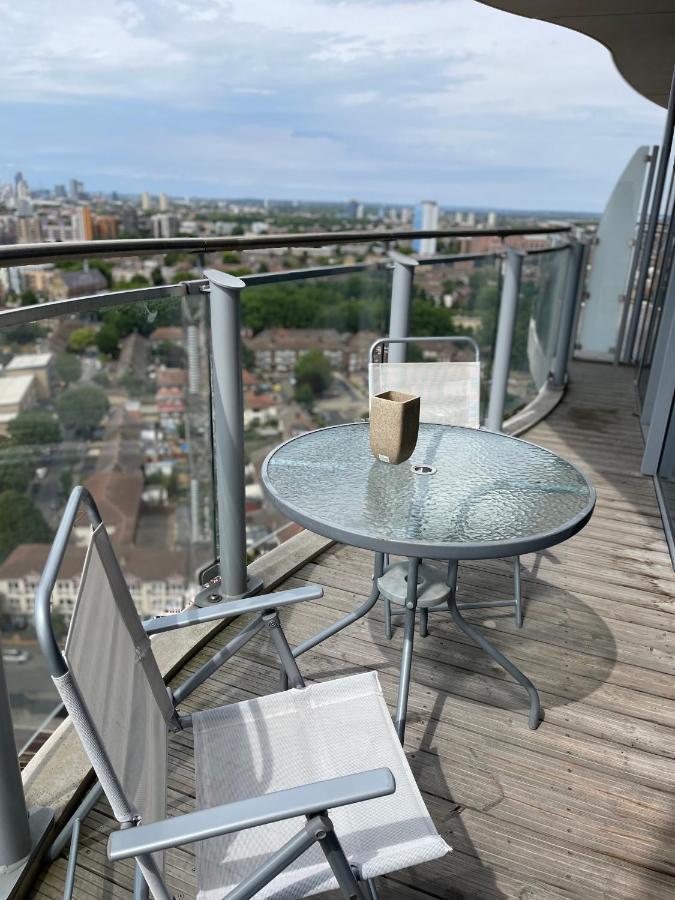 Off 12 Apartment London Exterior photo